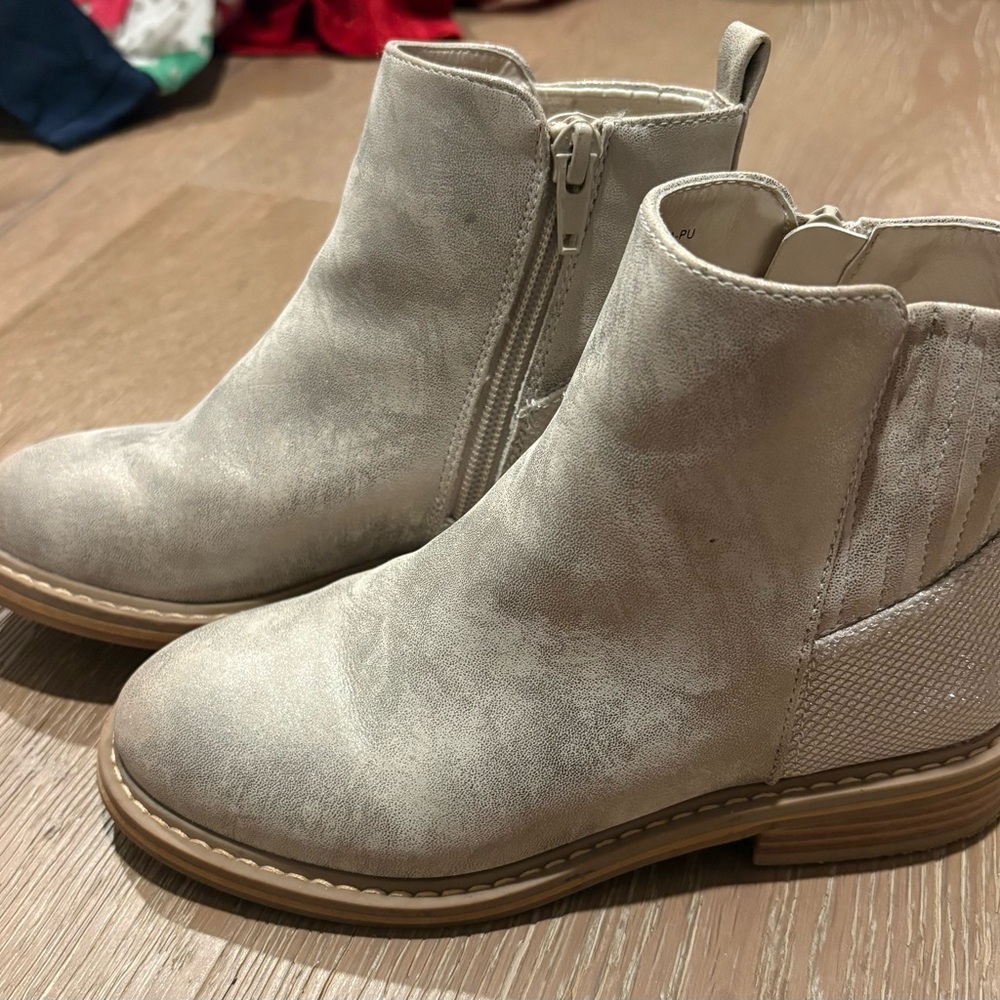 Nordstrom Girls size 1 Metallic Chelsea Ankle Boots